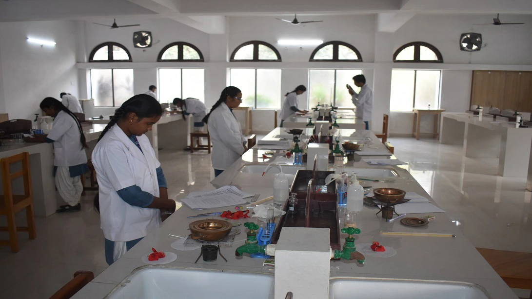 bilology lab practical class
