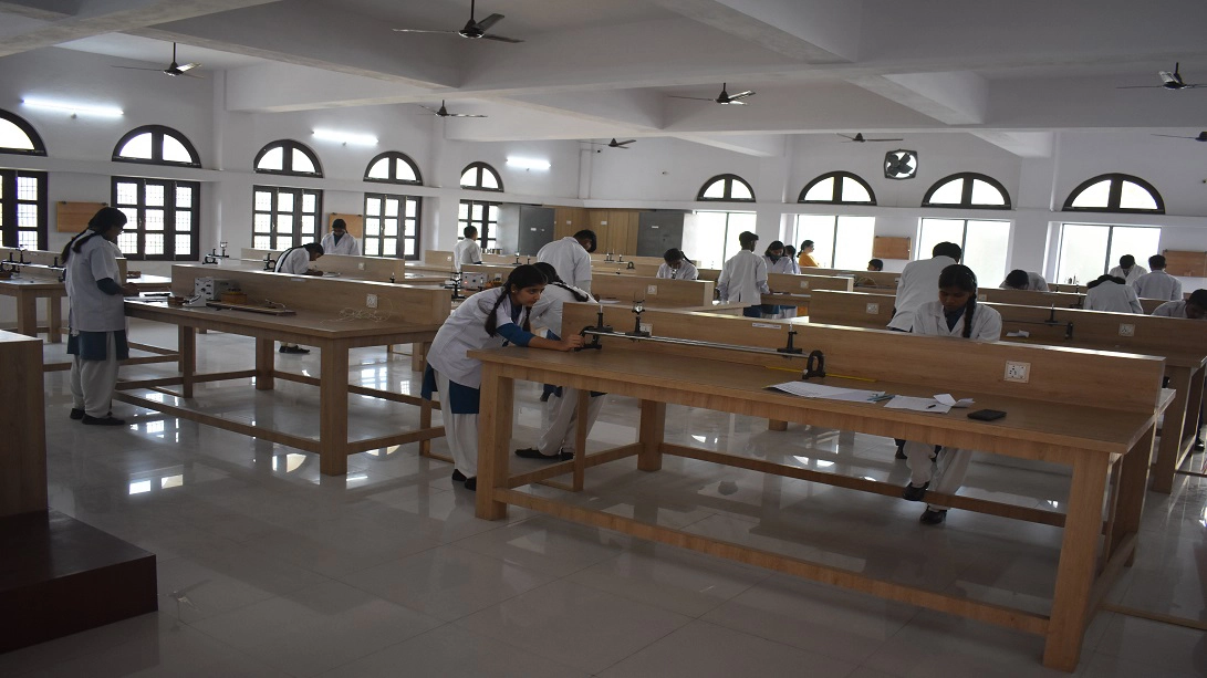 Physics laboratory instruments