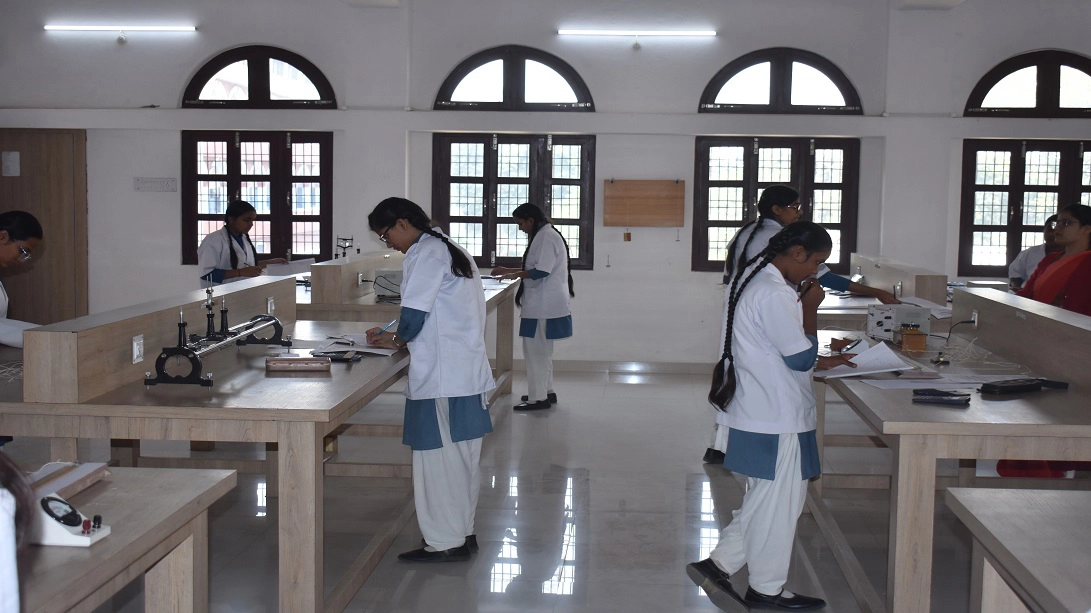 Physics lab experiment setup